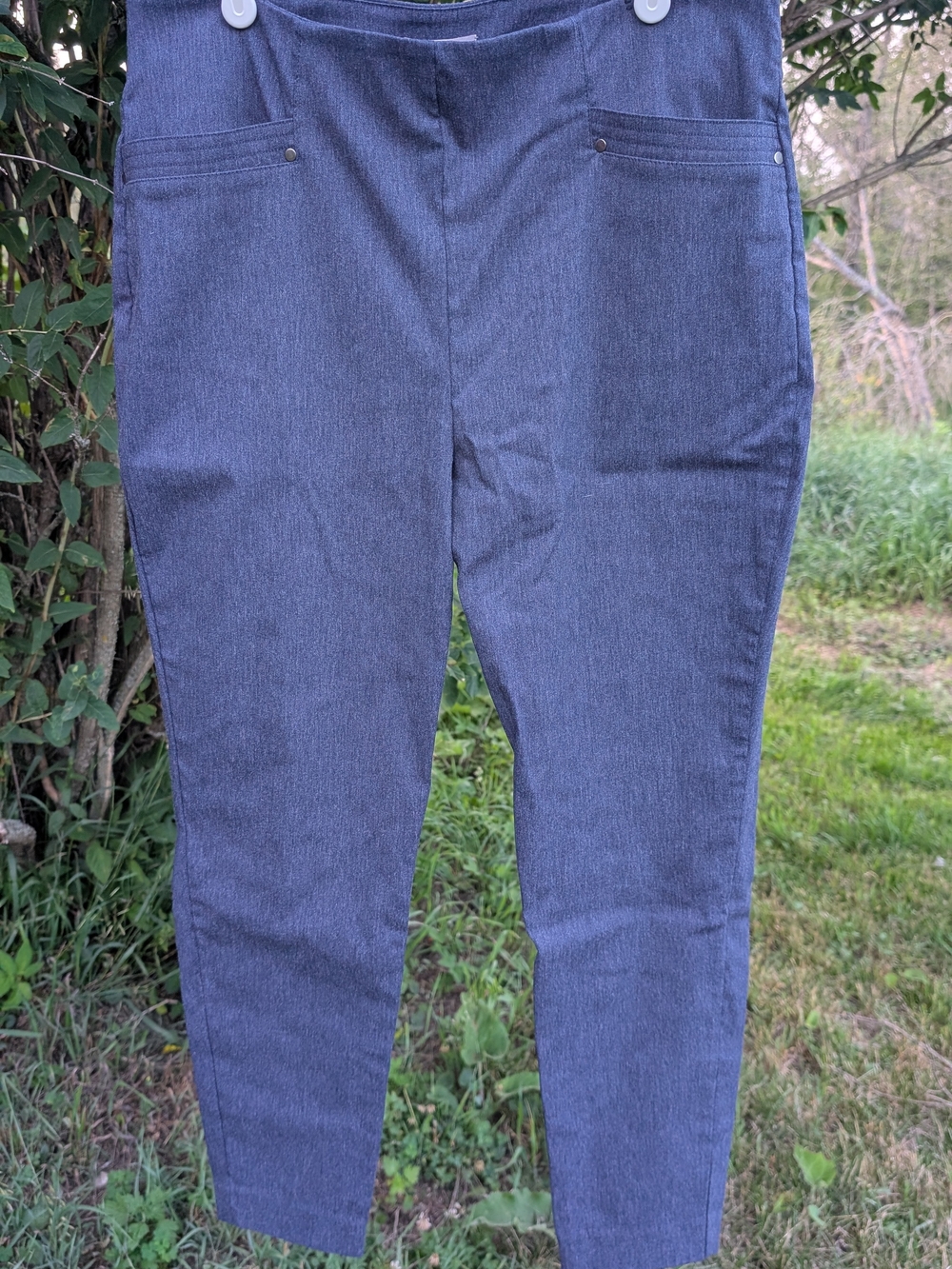 Maurices Straight Leg Pants in Heathered Navy - Large Short